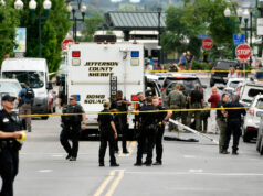 Shootout in Olde Town Square: A Cop, a Killer and a Good Guy With a Gun | beritakitanih Shootout in Olde Town Square: A Cop, a Killer and a Good Guy With a Gun | beritakitanih