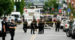 Shootout in Olde Town Square: A Cop, a Killer and a Good Guy With a Gun | beritakitanih Shootout in Olde Town Square: A Cop, a Killer and a Good Guy With a Gun | beritakitanih