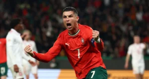 Siapa pemain Piala Dunia tertua? Pria berusia 43 tahun ini memimpin
| beritakitanih Siapa pemain Piala Dunia tertua? Pria berusia 43 tahun ini memimpin
| beritakitanih