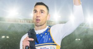 Sinfield dianugerahi gelar bangsawan saat Donald, Scarratt, Murphy membuat OBE
| beritakitanih Sinfield dianugerahi gelar bangsawan saat Donald, Scarratt, Murphy membuat OBE
| beritakitanih