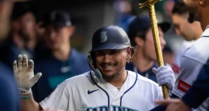 Single Young di inning ke-10 memberi Mariners kemenangan 3-2 atas Mets, walk-off ke-3 dalam 4 game
| beritakitanih Single Young di inning ke-10 memberi Mariners kemenangan 3-2 atas Mets, walk-off ke-3 dalam 4 game
| beritakitanih
