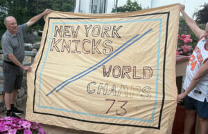 Spanduk Kejuaraan Knicks tahun 1973 dan Persahabatan Masa Kecil yang Bertahan
| beritakitanih Spanduk Kejuaraan Knicks tahun 1973 dan Persahabatan Masa Kecil yang Bertahan
| beritakitanih