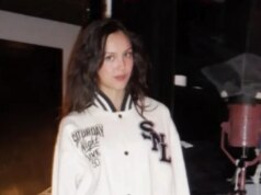 Star Sightings: Olivia Rodrigo Wears a ‘Saturday Night Live’ Jacket, Emily Ratajkowski Shops in New York City | beritakitanih Star Sightings: Olivia Rodrigo Wears a 'Saturday Night Live' Jacket, Emily Ratajkowski Shops in New York City | beritakitanih