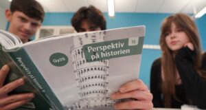 Swedia akan melarang ponsel di sekolah
| beritakitanih Swedia akan melarang ponsel di sekolah
| beritakitanih