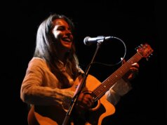 ‘Tahun Bintang Rock.’ Bagaimana Steph Strings Australia yang Tidak Ditandatangani Putus & Mendarat di Lineup Bonnaroo: Enam Hal yang Perlu Diketahui
| beritakitanih 'Tahun Bintang Rock.' Bagaimana Steph Strings Australia yang Tidak Ditandatangani Putus & Mendarat di Lineup Bonnaroo: Enam Hal yang Perlu Diketahui
| beritakitanih
