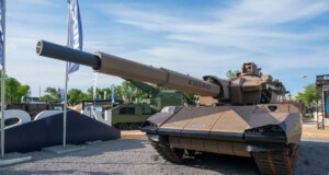 Tank lapis baja Perancis-Jerman baru mengintegrasikan menara tak berawak dengan sistem drone
| beritakitanih Tank lapis baja Perancis-Jerman baru mengintegrasikan menara tak berawak dengan sistem drone
| beritakitanih