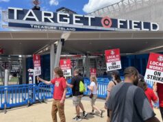 Target Pekerja lapangan menyerang selama pertandingan Twins-Dodgers
| beritakitanih Target Pekerja lapangan menyerang selama pertandingan Twins-Dodgers
| beritakitanih