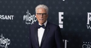 Ted Danson meminta maaf karena memakai Blackface dan menggunakan N-word pada acara celebrity roast pada tahun 1993
| beritakitanih Ted Danson meminta maaf karena memakai Blackface dan menggunakan N-word pada acara celebrity roast pada tahun 1993
| beritakitanih