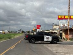 Tersangka tewas setelah penembakan di Texas yang menewaskan satu orang, menyebabkan sembilan lainnya di rumah sakit
| beritakitanih Tersangka tewas setelah penembakan di Texas yang menewaskan satu orang, menyebabkan sembilan lainnya di rumah sakit
| beritakitanih