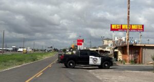 Tersangka tewas setelah penembakan di Texas yang menewaskan satu orang, menyebabkan sembilan lainnya di rumah sakit
| beritakitanih Tersangka tewas setelah penembakan di Texas yang menewaskan satu orang, menyebabkan sembilan lainnya di rumah sakit
| beritakitanih