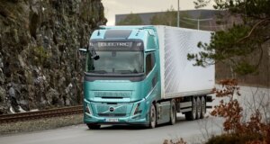Tiongkok menguji truk baterai natrium sejauh 15.300 mil dalam kondisi cuaca ekstrem
| beritakitanih Tiongkok menguji truk baterai natrium sejauh 15.300 mil dalam kondisi cuaca ekstrem
| beritakitanih