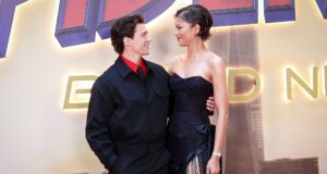 Tom Holland membungkam rumor pernikahan Zendaya
| beritakitanih Tom Holland membungkam rumor pernikahan Zendaya
| beritakitanih