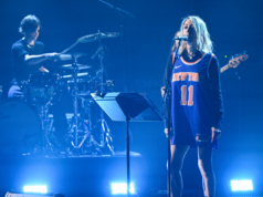 Tonton Kim Gordon Menampilkan ‘Play Me’ di ‘Fallon’
| beritakitanih Tonton Kim Gordon Menampilkan 'Play Me' di 'Fallon'
| beritakitanih
