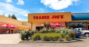 Trader Joe’s mengeluarkan tas jinjing baru senilai $2,99, dan pembeli sudah bersiap menghadapi kekacauan
| beritakitanih Trader Joe's mengeluarkan tas jinjing baru senilai $2,99, dan pembeli sudah bersiap menghadapi kekacauan
| beritakitanih