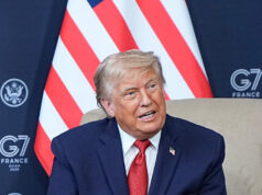 Trump Dengan Marah Membela Kesepakatan Iran, Meremehkan Perjanjian yang Ditandatangani Obama
| beritakitanih Trump Dengan Marah Membela Kesepakatan Iran, Meremehkan Perjanjian yang Ditandatangani Obama
| beritakitanih