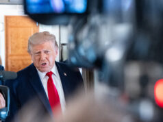 Trump Mempratinjau Strategi Musim Gugur dengan Klaim Tak Berdasar atas Penipuan Suara California
| beritakitanih Trump Mempratinjau Strategi Musim Gugur dengan Klaim Tak Berdasar atas Penipuan Suara California
| beritakitanih