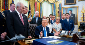 Trump Mengabaikan Harga Tinggi di Tengah Perang Iran dan Mengatakan ‘Saya Suka Inflasi’
| beritakitanih Trump Mengabaikan Harga Tinggi di Tengah Perang Iran dan Mengatakan 'Saya Suka Inflasi'
| beritakitanih