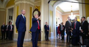 Trump membatalkan rencana untuk menandatangani RUU Perumahan, yang merupakan tanda terbaru ketegangan dengan partainya
| beritakitanih Trump membatalkan rencana untuk menandatangani RUU Perumahan, yang merupakan tanda terbaru ketegangan dengan partainya
| beritakitanih
