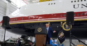 Trump memperkenalkan Air Force One baru, jet Qatar yang telah diubah
| beritakitanih Trump memperkenalkan Air Force One baru, jet Qatar yang telah diubah
| beritakitanih