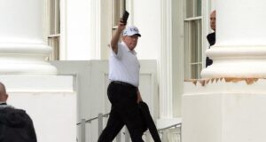 Trump mengatakan rencana renovasi lapangan golfnya akan membuat Washington menjadi tuan rumah turnamen ‘besar’
| beritakitanih Trump mengatakan rencana renovasi lapangan golfnya akan membuat Washington menjadi tuan rumah turnamen 'besar'
| beritakitanih