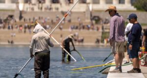 Trump mengklaim pengacau merusak DC Reflecting Pool, dan mengatakan kolam itu akan dikeringkan lagi
| beritakitanih Trump mengklaim pengacau merusak DC Reflecting Pool, dan mengatakan kolam itu akan dikeringkan lagi
| beritakitanih