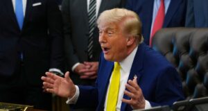 Trump mengumumkan pendanaan $700 juta untuk pembangkit listrik tenaga batu bara dan infrastruktur energi
| beritakitanih Trump mengumumkan pendanaan $700 juta untuk pembangkit listrik tenaga batu bara dan infrastruktur energi
| beritakitanih