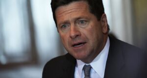 Trump menunjuk Jay Clayton untuk menjabat sebagai direktur intelijen nasional
| beritakitanih Trump menunjuk Jay Clayton untuk menjabat sebagai direktur intelijen nasional
| beritakitanih