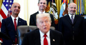 Trump mungkin menjadi pasien misterius dalam kasus aneh di mana pasien berusia 79 tahun mendapatkan obat obesitas eksperimental
| beritakitanih Trump mungkin menjadi pasien misterius dalam kasus aneh di mana pasien berusia 79 tahun mendapatkan obat obesitas eksperimental
| beritakitanih