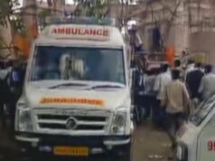 Tujuh tewas, 25 luka-luka dalam runtuhnya atap kuil di Parbhani Maharashtra
| beritakitanih Tujuh tewas, 25 luka-luka dalam runtuhnya atap kuil di Parbhani Maharashtra
| beritakitanih