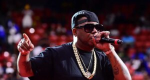 Twista Mengaku Bersalah atas $440K dalam Tuduhan Penghindaran Pajak & Menghadapi Hingga 5 Tahun Penjara
| beritakitanih Twista Mengaku Bersalah atas $440K dalam Tuduhan Penghindaran Pajak & Menghadapi Hingga 5 Tahun Penjara
| beritakitanih