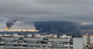 Ukraina menyerang kilang minyak Moskow, mengganggu penerbangan komersial dalam serangan pesawat tak berawak besar-besaran
| beritakitanih Ukraina menyerang kilang minyak Moskow, mengganggu penerbangan komersial dalam serangan pesawat tak berawak besar-besaran
| beritakitanih