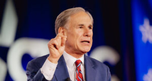 Untuk Mengalahkan Demokrat, Gubernur Texas Menganut Kelompok Kanan Keras
| beritakitanih Untuk Mengalahkan Demokrat, Gubernur Texas Menganut Kelompok Kanan Keras
| beritakitanih