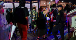 Walikota Newark akan Mengurangi Kehadiran Polisi di Pusat Penahanan ICE Delaney Hall
| beritakitanih Walikota Newark akan Mengurangi Kehadiran Polisi di Pusat Penahanan ICE Delaney Hall
| beritakitanih