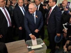 Warga Armenia pergi ke tempat pemungutan suara di bawah tekanan Rusia yang bertujuan mencegah pergeseran ke arah Barat
| beritakitanih Warga Armenia pergi ke tempat pemungutan suara di bawah tekanan Rusia yang bertujuan mencegah pergeseran ke arah Barat
| beritakitanih