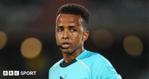 Wasit Somalia Artan dilarang memasuki AS
| beritakitanih Wasit Somalia Artan dilarang memasuki AS
| beritakitanih