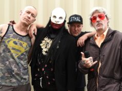 Wes Borland dari Limp Bizkit masih “sangat emosional” tentang kematian Sam Rivers: “Kami kehilangan sebagian DNA kami”
| beritakitanih Wes Borland dari Limp Bizkit masih “sangat emosional” tentang kematian Sam Rivers: “Kami kehilangan sebagian DNA kami”
| beritakitanih