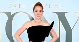 Whitney Leavitt Menggoda Proyek Baru Tanpa Naskah Setelah Istri Mormon Keluar
| beritakitanih Whitney Leavitt Menggoda Proyek Baru Tanpa Naskah Setelah Istri Mormon Keluar
| beritakitanih