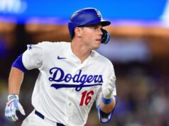 Will Smith diperkirakan akan bergabung kembali dengan lineup Dodgers, dan …
| beritakitanih Will Smith diperkirakan akan bergabung kembali dengan lineup Dodgers, dan ...
| beritakitanih