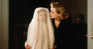 10 Haunted Houses In Movies Where You Couldn’t Pay Us Enough To Stay The Night | beritakitanih 10 Haunted Houses In Movies Where You Couldn't Pay Us Enough To Stay The Night | beritakitanih
