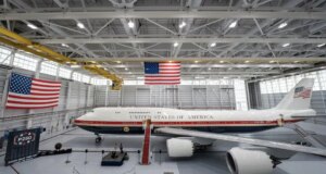 Air Force One Baru: Trump melakukan penerbangan pertama dengan pesawat Boeing 747-8 yang telah dimodifikasi
| beritakitanih Air Force One Baru: Trump melakukan penerbangan pertama dengan pesawat Boeing 747-8 yang telah dimodifikasi
| beritakitanih