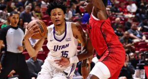 Alexander dari Jazz keluar dari pertandingan Vegas dengan tandu
| beritakitanih Alexander dari Jazz keluar dari pertandingan Vegas dengan tandu
| beritakitanih