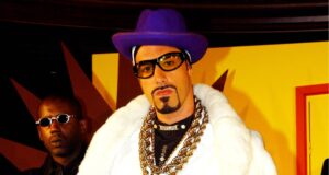 Ali G dari Sacha Baron Cohen muncul di Wimbledon menyusul rumor film baru
| beritakitanih Ali G dari Sacha Baron Cohen muncul di Wimbledon menyusul rumor film baru
| beritakitanih