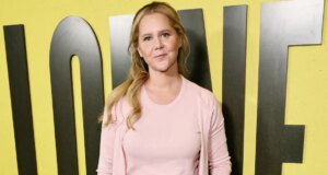 Amy Schumer Memamerkan Bekas Luka Operasi Caesar di Foto Bikini Setelah Penurunan Berat Badan
| beritakitanih Amy Schumer Memamerkan Bekas Luka Operasi Caesar di Foto Bikini Setelah Penurunan Berat Badan
| beritakitanih