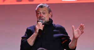 Andy Serkis menjelaskan kurangnya keragaman dalam film baru Lord Of The Rings ‘The Hunt For Gollum’
| beritakitanih Andy Serkis menjelaskan kurangnya keragaman dalam film baru Lord Of The Rings 'The Hunt For Gollum'
| beritakitanih