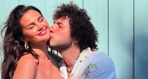Apa yang Ditanyakan Selena Gomez pada Benny Blanco Sebelum Go Public soal Kisah Romantisnya
| beritakitanih Apa yang Ditanyakan Selena Gomez pada Benny Blanco Sebelum Go Public soal Kisah Romantisnya
| beritakitanih