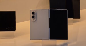 Apakah Samsung diam-diam menampilkan Galaxy Z Fold 8 lebih awal? Leak memamerkannya dengan sebuah foto
| beritakitanih Apakah Samsung diam-diam menampilkan Galaxy Z Fold 8 lebih awal? Leak memamerkannya dengan sebuah foto
| beritakitanih