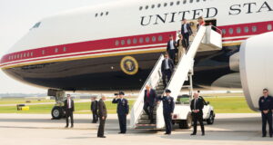 Apakah Trump Khawatir dengan Konflik Kepentingan? ‘Saya Menemukan Bahwa Tidak Ada Yang Peduli.’
| beritakitanih Apakah Trump Khawatir dengan Konflik Kepentingan? 'Saya Menemukan Bahwa Tidak Ada Yang Peduli.'
| beritakitanih
