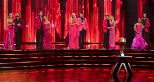 Atasan ‘Dancing With the Stars’, Penari Merayakan Kembalinya ke Perlombaan Emmy: “Sangat Bersyukur atas Pengakuan Ini”
| beritakitanih Atasan 'Dancing With the Stars', Penari Merayakan Kembalinya ke Perlombaan Emmy: “Sangat Bersyukur atas Pengakuan Ini”
| beritakitanih