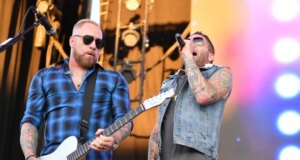 Band ‘My Own Worst Enemy’ Lit Menyelesaikan Gugatan Sony Atas Klausul ‘Streaming’ Dari Tahun 1998
| beritakitanih Band 'My Own Worst Enemy' Lit Menyelesaikan Gugatan Sony Atas Klausul 'Streaming' Dari Tahun 1998
| beritakitanih