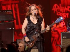 Bassist L7 Jennifer Finch didiagnosis menderita kanker otak agresif
| beritakitanih Bassist L7 Jennifer Finch didiagnosis menderita kanker otak agresif
| beritakitanih